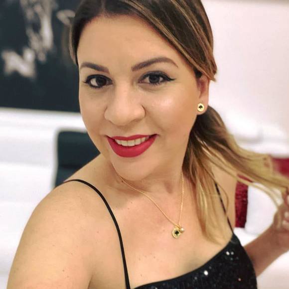 Poshmark profile picture for @tania
